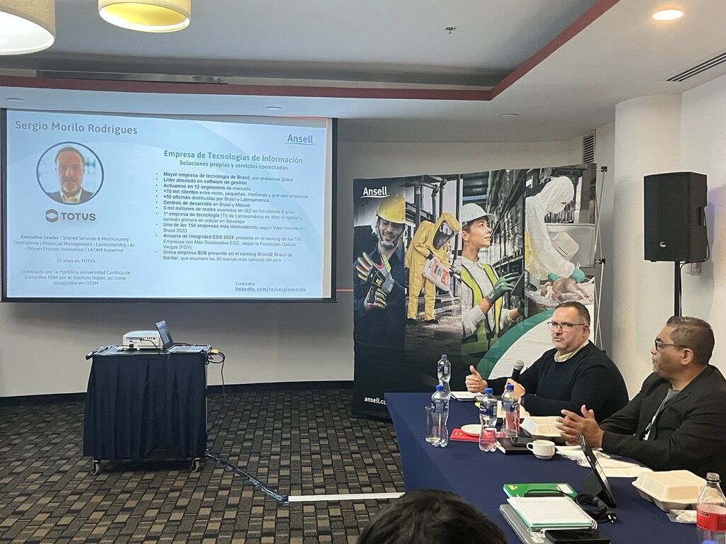 Sergio Morilo Rodrigues compartiendo experiencias durante el Encuentro de Liderazgo de Ansell en México