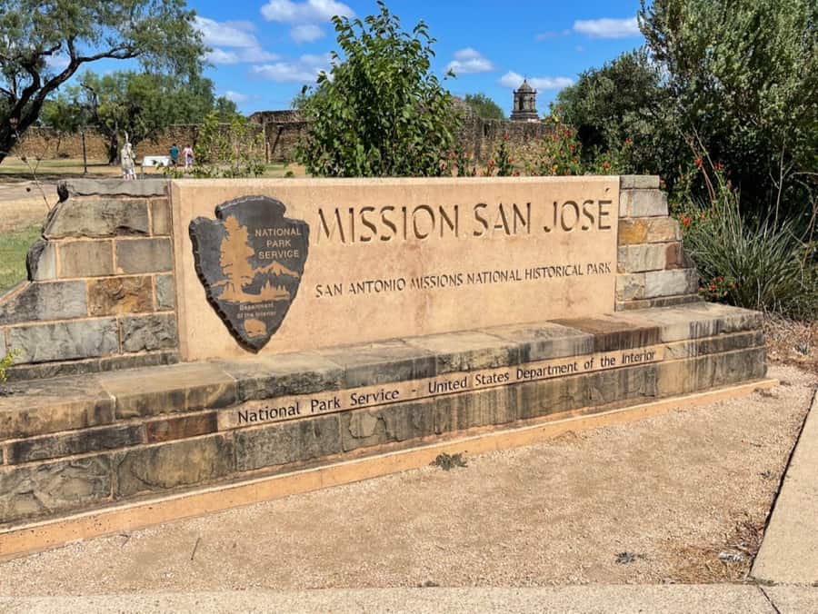 Letrero de acceso a Mission San José